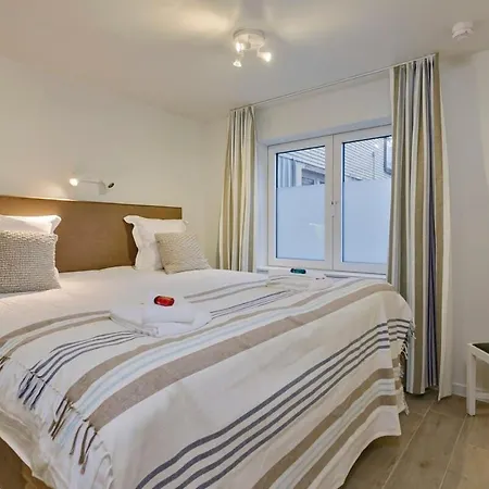 Huswell - Stunning At The Beachfront Of Appartement De Haan