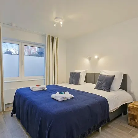 Huswell - Stunning At The Beachfront Of