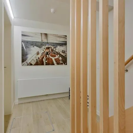 Huswell - Stunning At The Beachfront Of